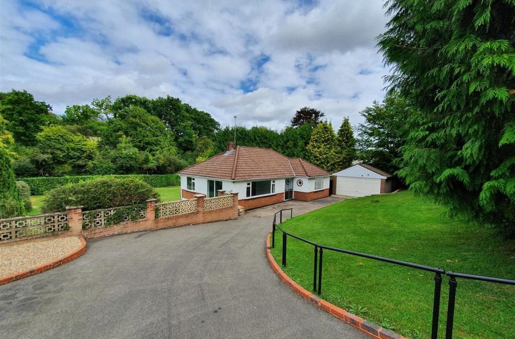 Forest Drive, Kingswood, Tadworth